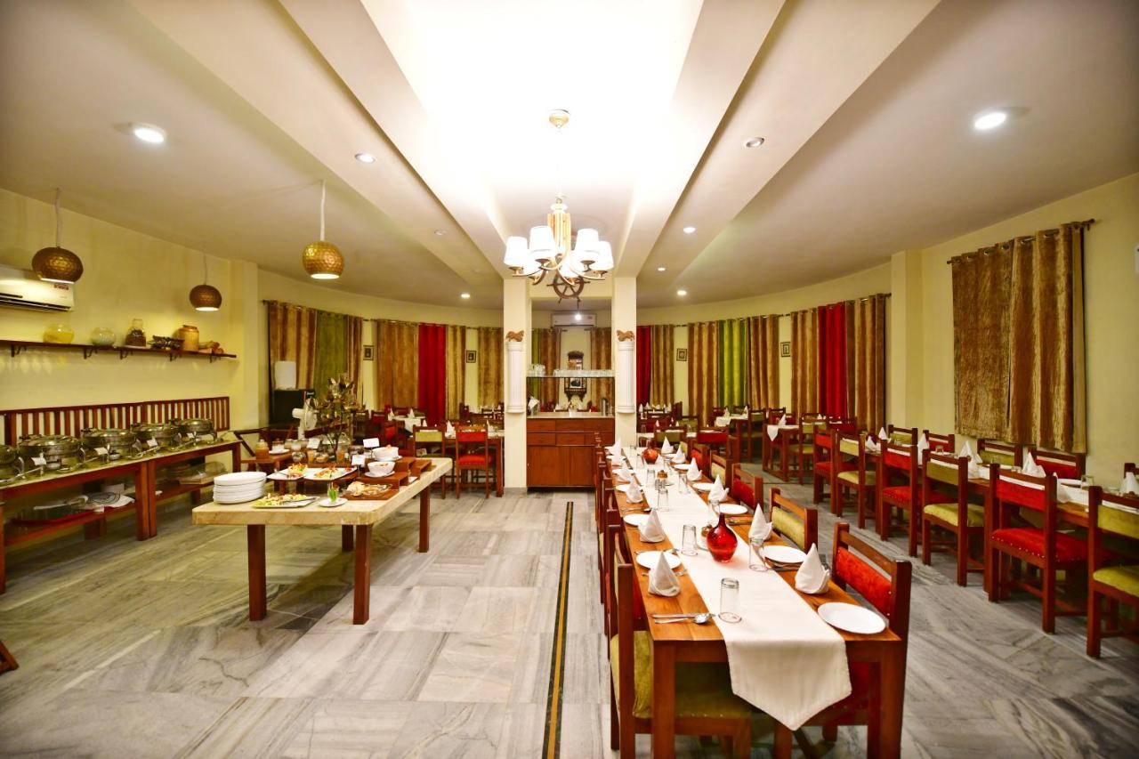 Pride Kadamb Kunj Resort Bharatpur Exteriör bild