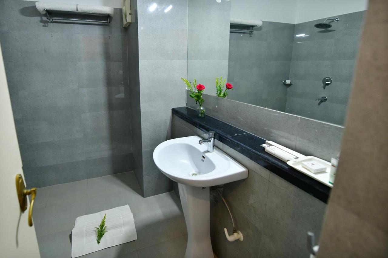 Pride Kadamb Kunj Resort Bharatpur Exteriör bild