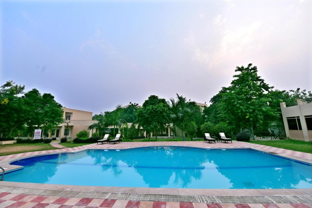 Pride Kadamb Kunj Resort Bharatpur Exteriör bild